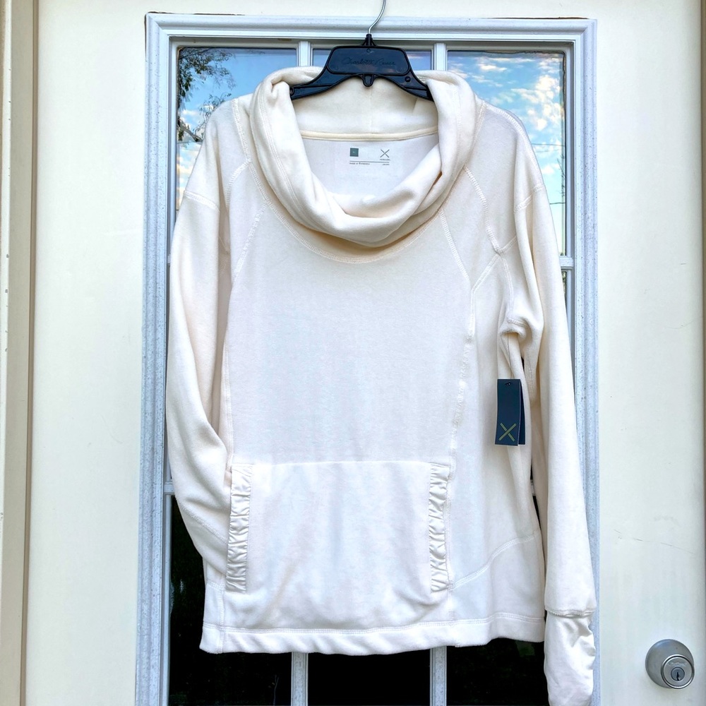 Was💲35! 🤗Xersion Polar Bear cowl neck soft & warm long sleeve pullover XL